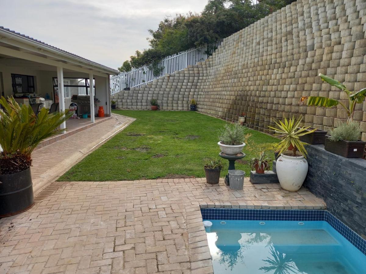Friendz Guesthouse Knysna Exterior foto