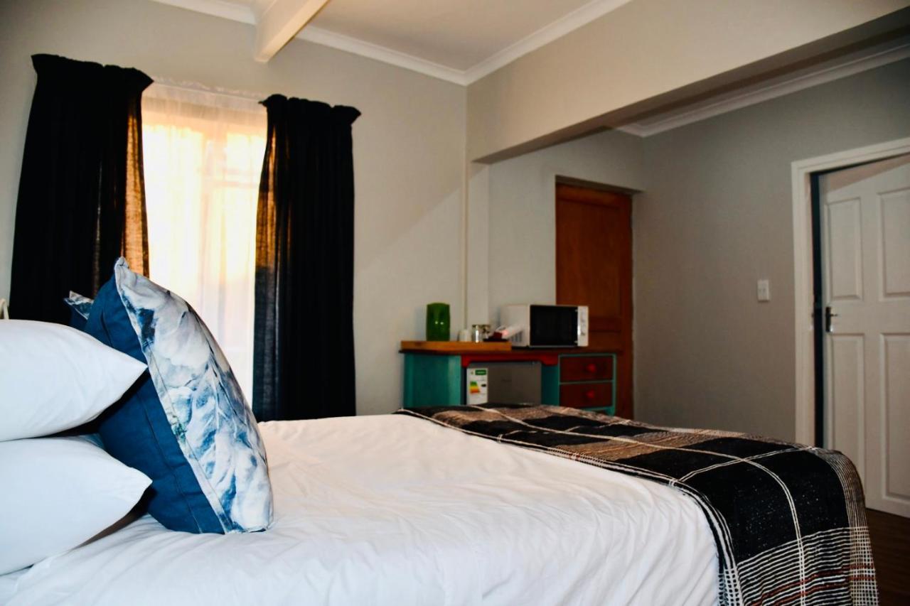 Friendz Guesthouse Knysna Exterior foto