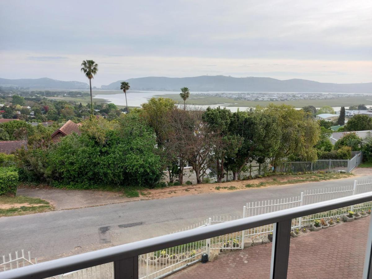 Friendz Guesthouse Knysna Exterior foto